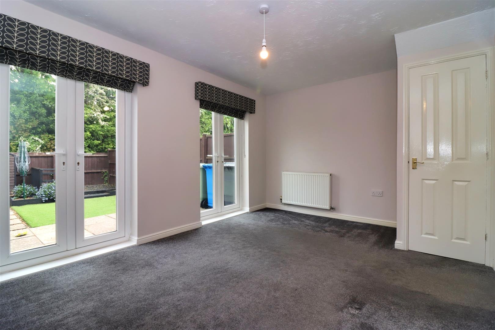 2 bed property in Stormont Grove, Chesterfield